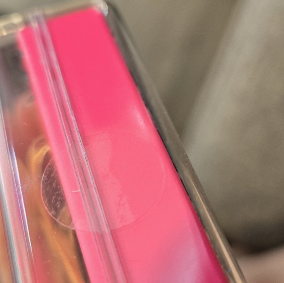 Lilly Pulitzer Ear Buds - Picture 2 of 3